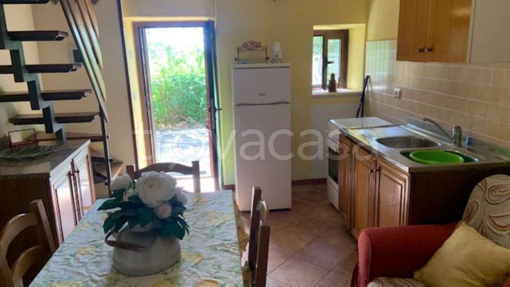 casa indipendente in vendita a Pescosolido