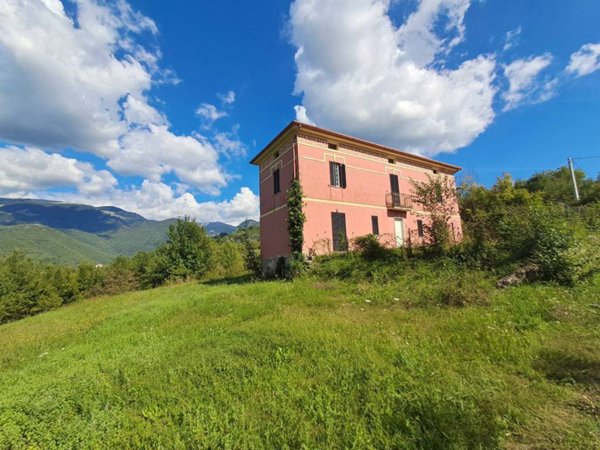 casa indipendente in vendita a Picinisco in zona Fontitune