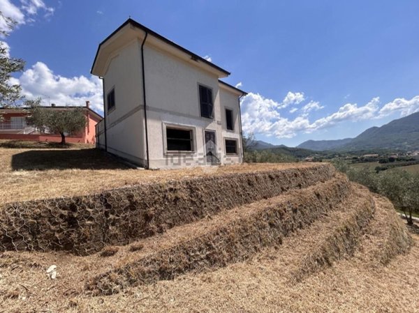 pentavano in vendita a Picinisco in zona Fontitune