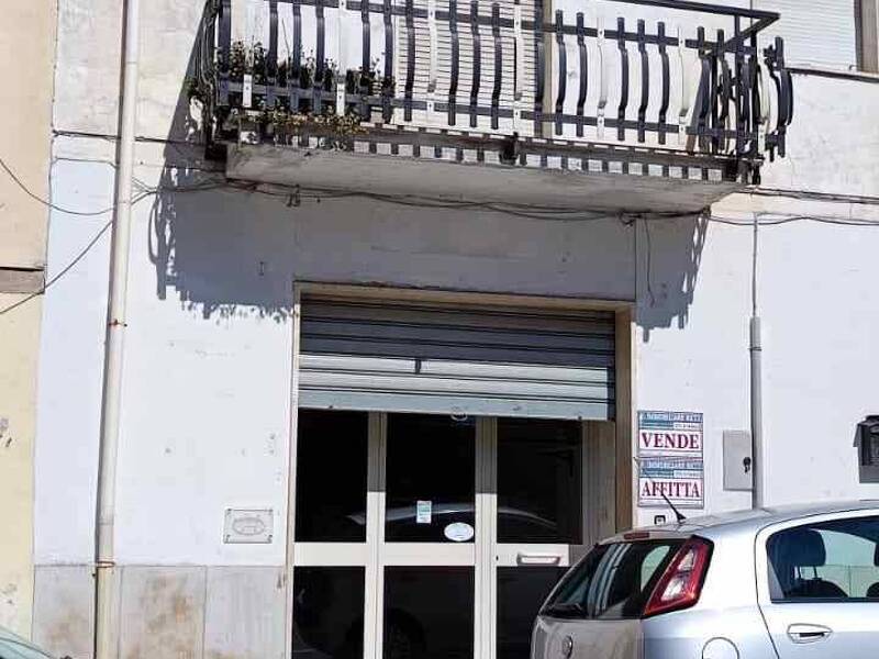 locale commerciale in vendita a Pico