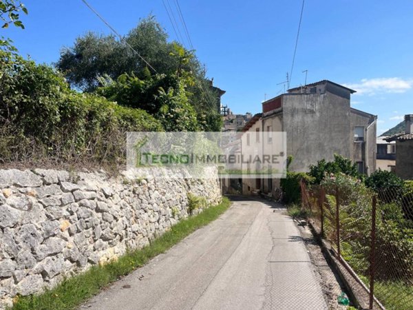 casa indipendente in vendita a Pico