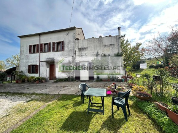 casa indipendente in vendita a Pico