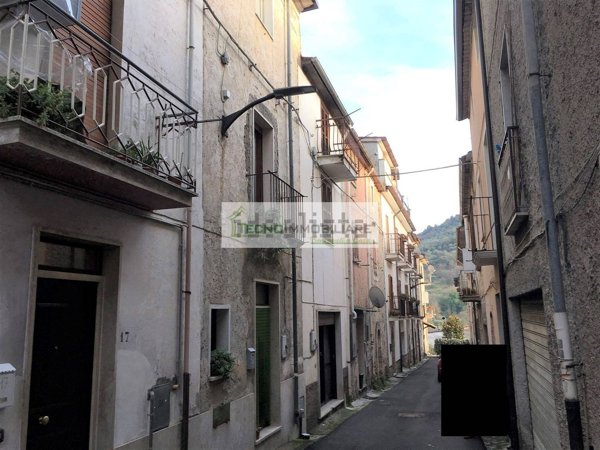 casa indipendente in vendita a Pico