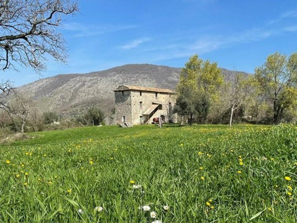 casa indipendente in vendita a Pico