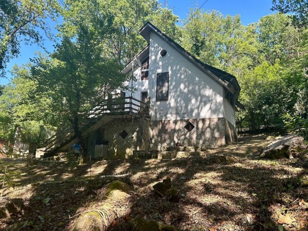 casa indipendente in vendita a Pico