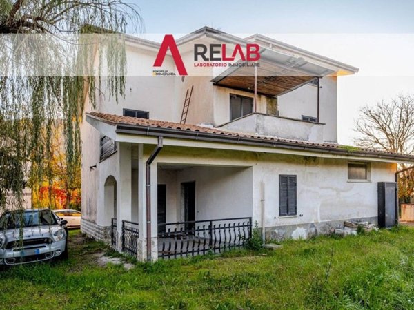 casa indipendente in vendita a Pico