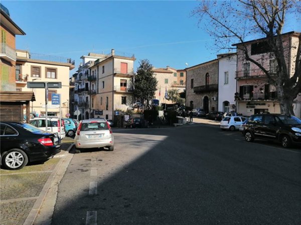 locale commerciale in vendita a Pico