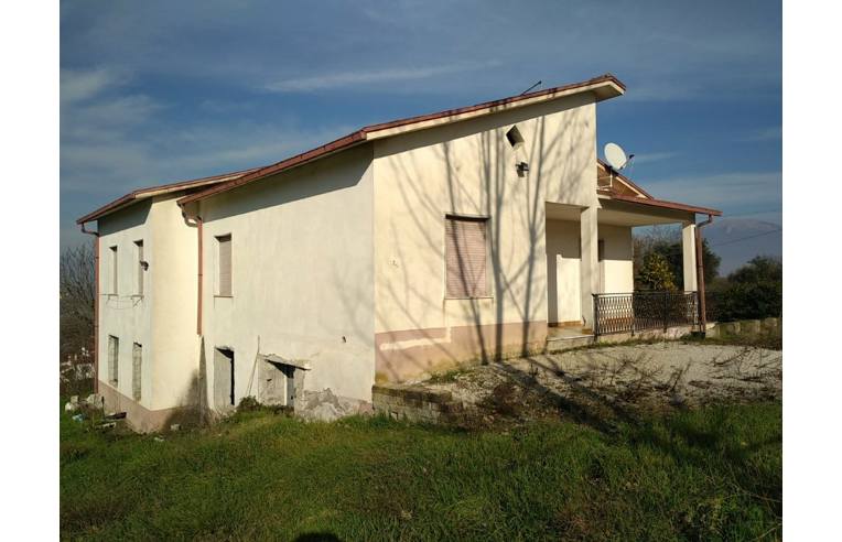 casa indipendente in vendita a Pico