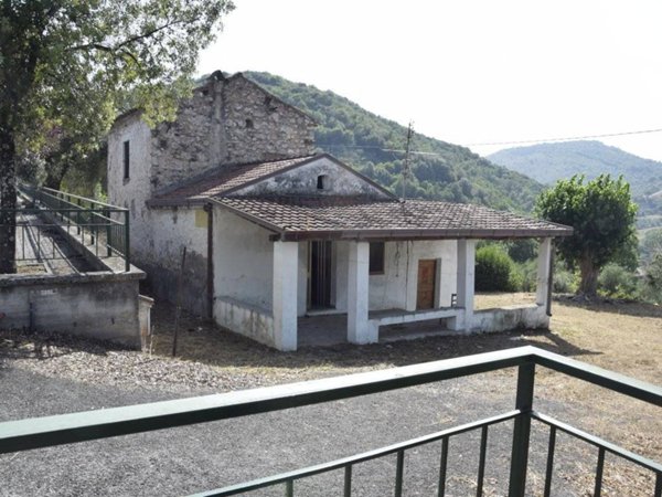 casa indipendente in vendita a Pico