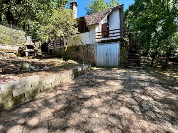 casa indipendente in vendita a Pico