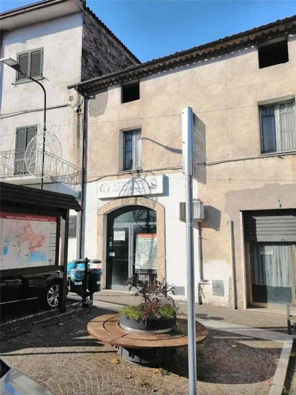 locale commerciale in vendita a Pico