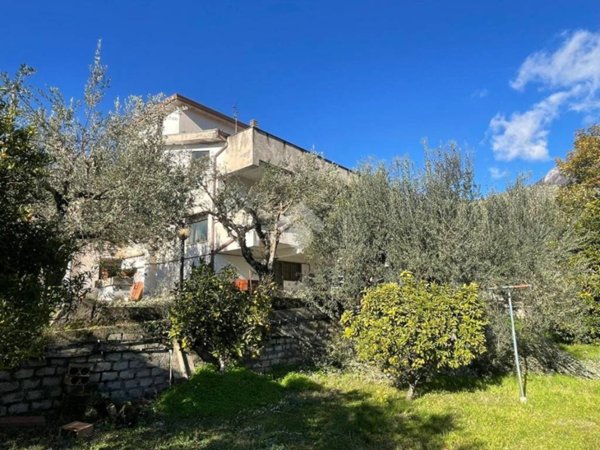 casa indipendente in vendita a Piedimonte San Germano