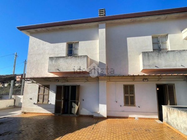 casa semindipendente in vendita a Piedimonte San Germano