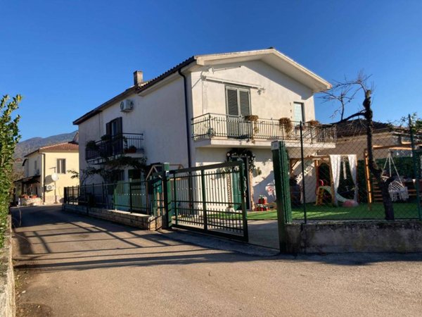 casa indipendente in vendita a Piedimonte San Germano