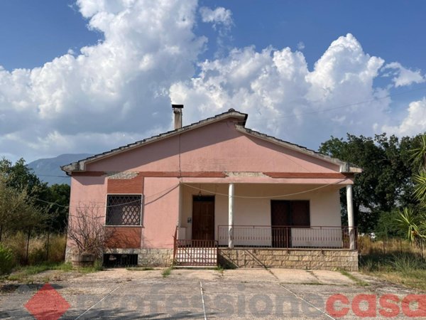 casa indipendente in vendita a Piedimonte San Germano
