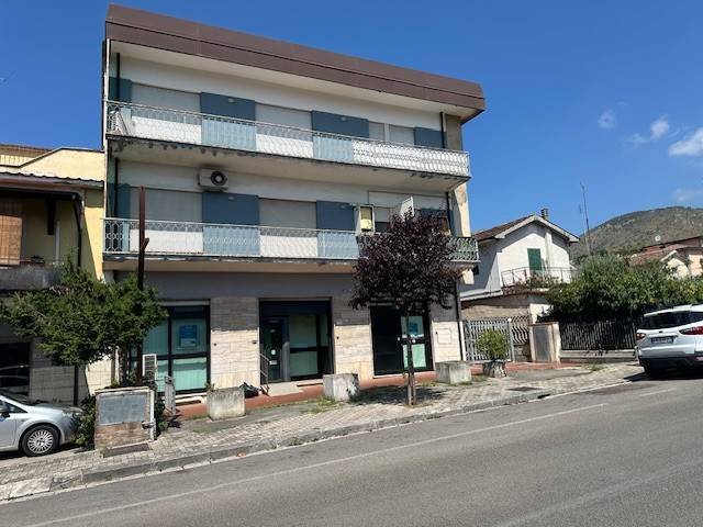 negozio in vendita a Piedimonte San Germano