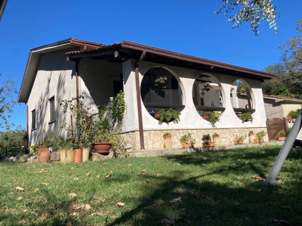 casa indipendente in vendita a Piedimonte San Germano