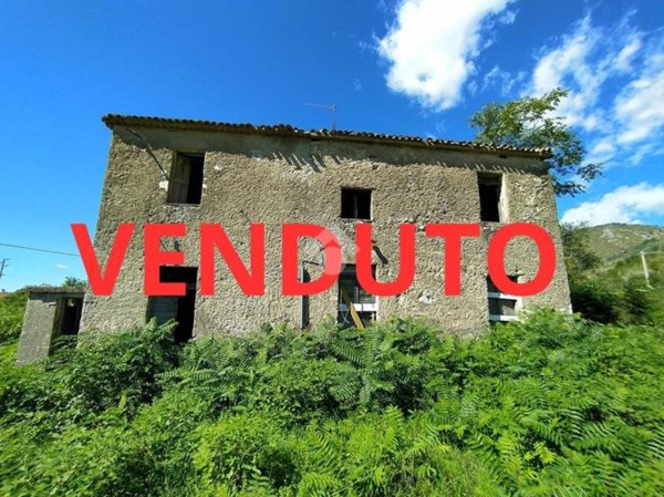 casa indipendente in vendita a Piedimonte San Germano