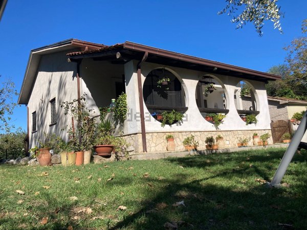 casa indipendente in vendita a Piedimonte San Germano
