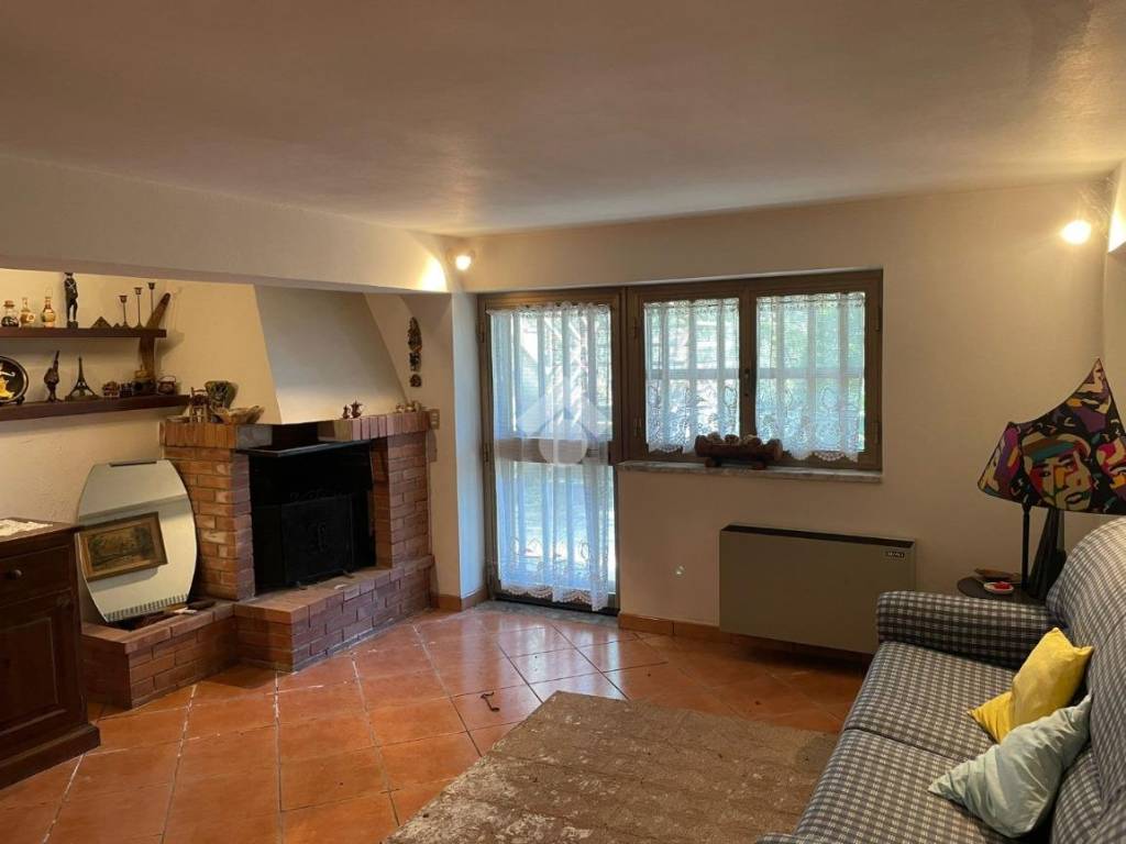 casa semindipendente in vendita a Piedimonte San Germano