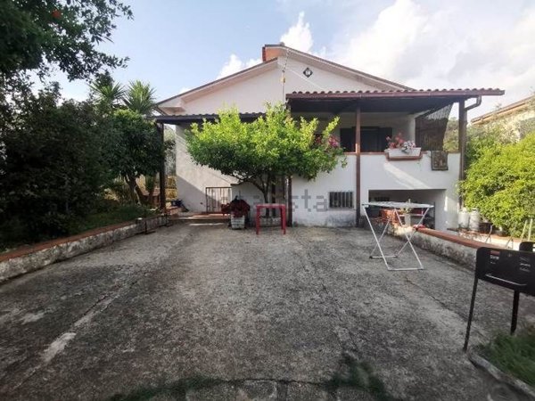casa indipendente in vendita a Piedimonte San Germano