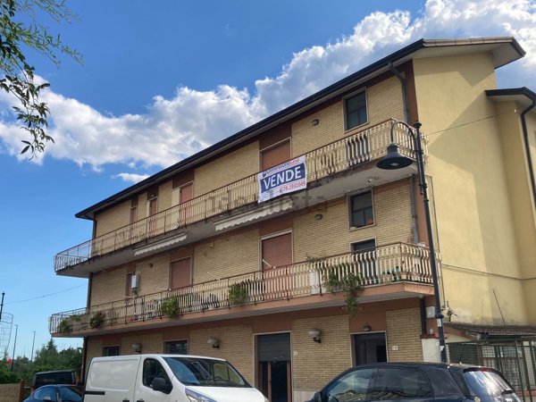 locale commerciale in vendita a Piedimonte San Germano