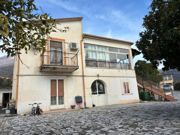 casa indipendente in vendita a Piedimonte San Germano
