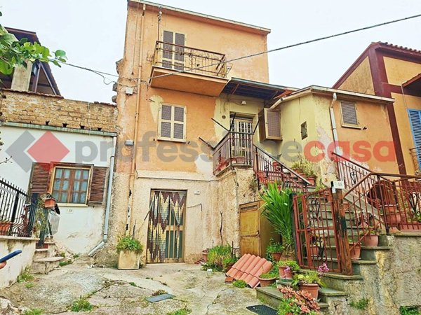 casa semindipendente in vendita a Piedimonte San Germano