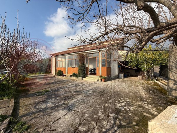 casa indipendente in vendita a Piedimonte San Germano
