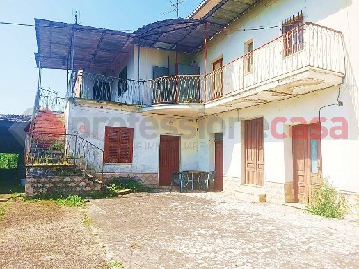 casa indipendente in vendita a Piedimonte San Germano