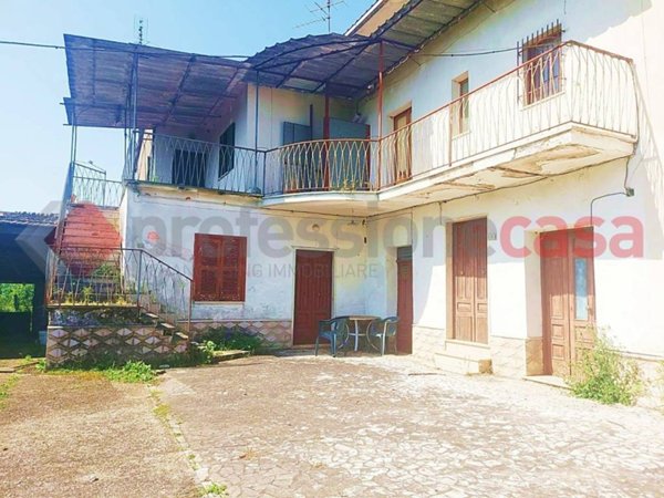 casa indipendente in vendita a Piedimonte San Germano