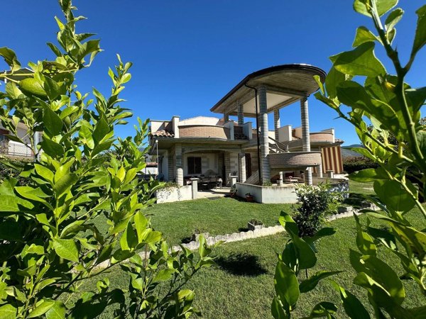 casa indipendente in vendita a Piedimonte San Germano