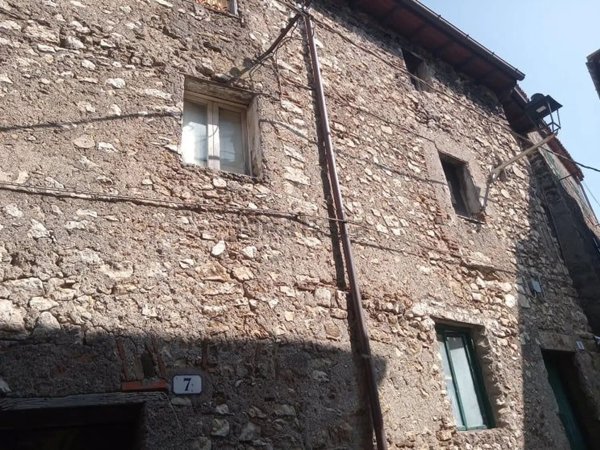 casa indipendente in vendita a Piglio