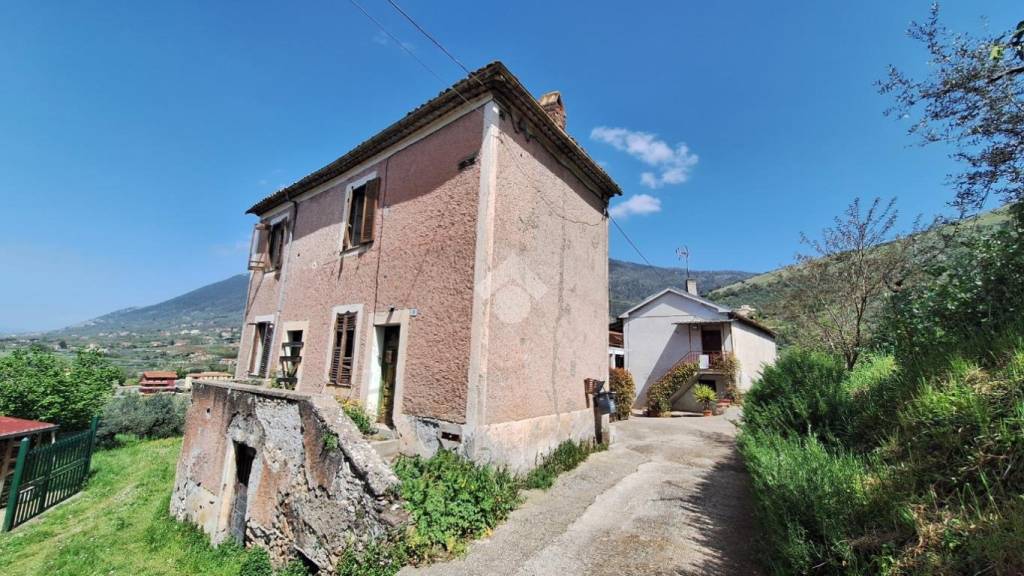 casale in vendita a Piglio