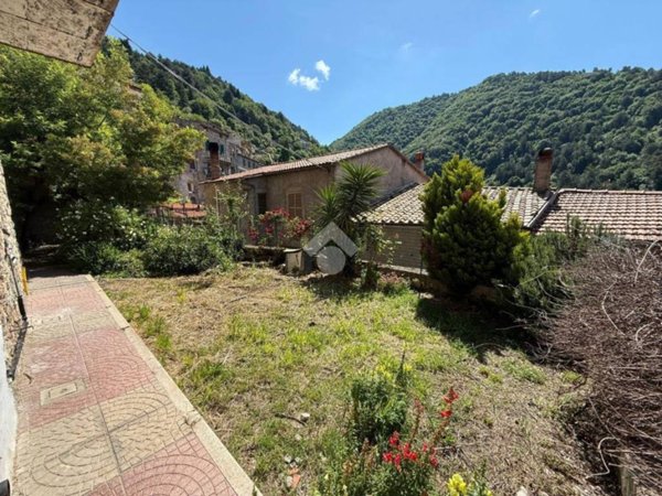 casa indipendente in vendita a Piglio