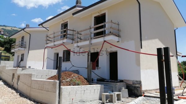casa indipendente in vendita a Piglio