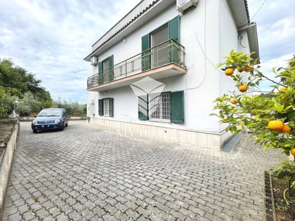 casa indipendente in vendita a Piglio