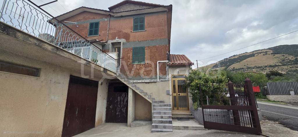 casa indipendente in vendita a Piglio