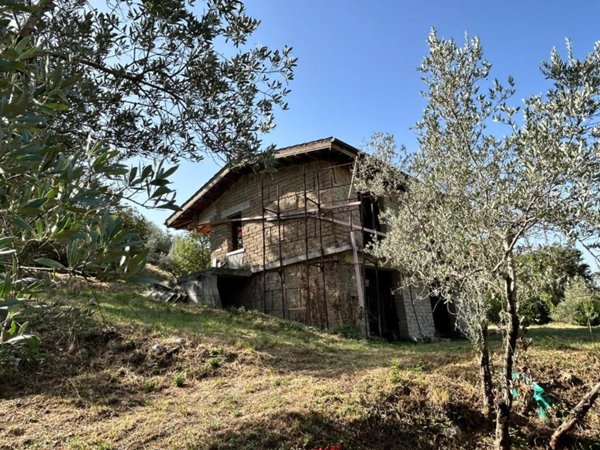 casa indipendente in vendita a Piglio