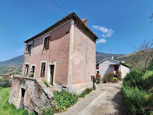 casa indipendente in vendita a Piglio