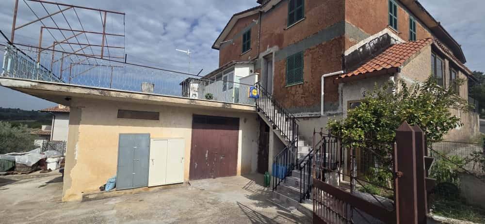 casa indipendente in vendita a Piglio