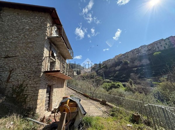 casa indipendente in vendita a Piglio