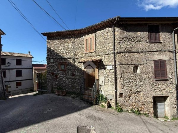 casa indipendente in vendita a Piglio