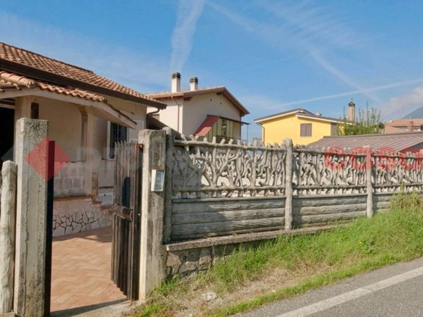 casa indipendente in vendita a Piglio