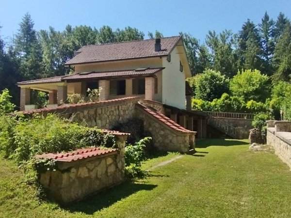 casa indipendente in vendita a Piglio