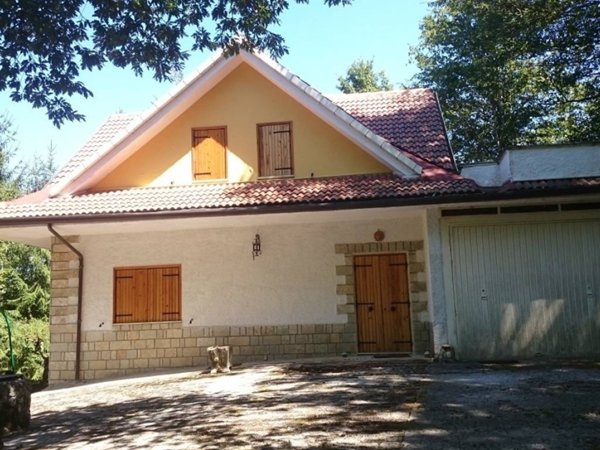 casa indipendente in vendita a Piglio