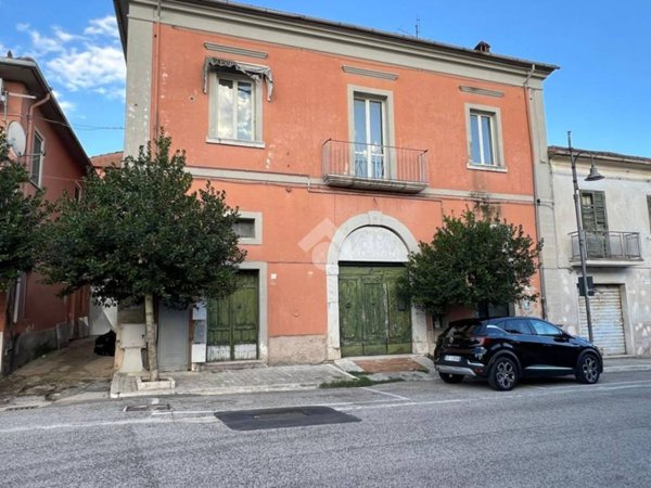 casa indipendente in vendita a Pignataro Interamna