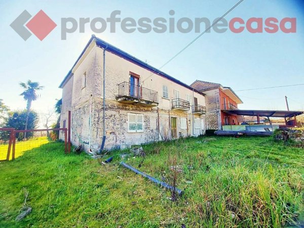 casa indipendente in vendita a Pignataro Interamna
