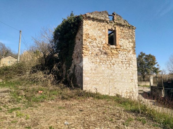 casa indipendente in vendita a Pignataro Interamna