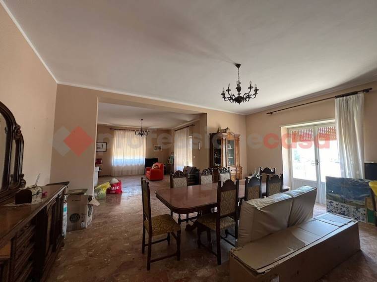 casa indipendente in vendita a Pignataro Interamna